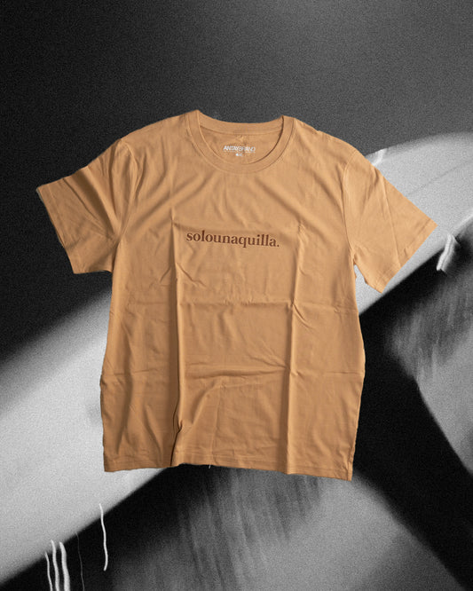 SOLOUNAQUILLA T-SHIRT // BROWN